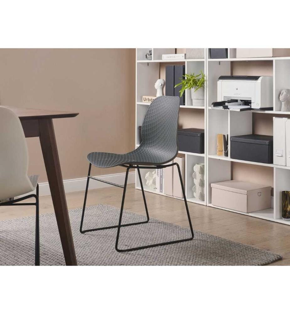 Esszimmerstühle 4er Set Schwarz aus Kunststoff Ohne Armlehnen Modernes Design Stapelbar Konferenzstühle für Esszimmer Büro