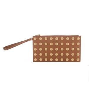 Pochette bracelet Jet Set grande à clous en cuir grainé - Marron