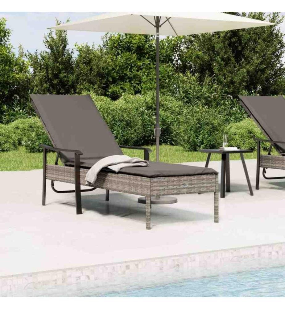 Sonnenliege mit Auflage Grau Poly Rattan
