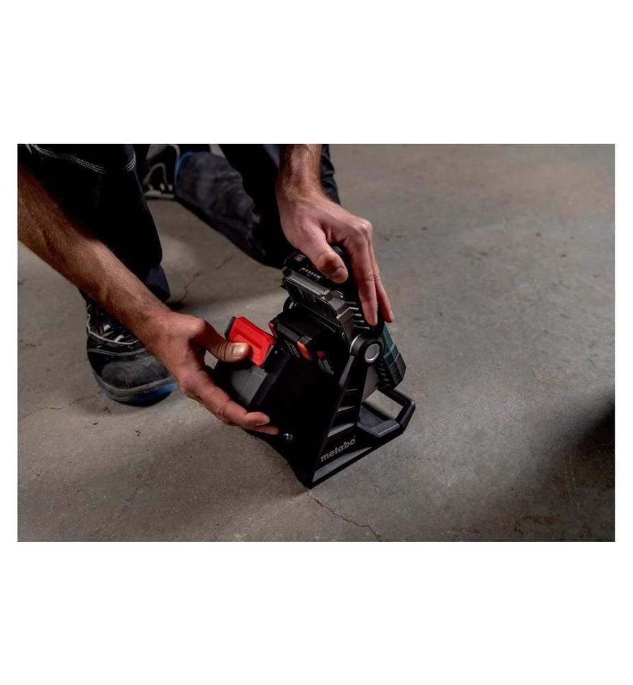 METABO - Lampe de poche BSA 18 LED 4000 Solo, dans un carton