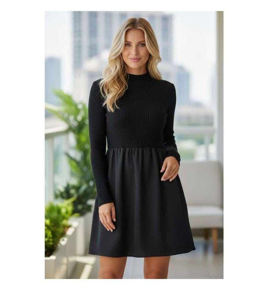 Schwarzes Minikleid mit langen Ärmeln und Rüschenkragen aus Rippstrick - Black