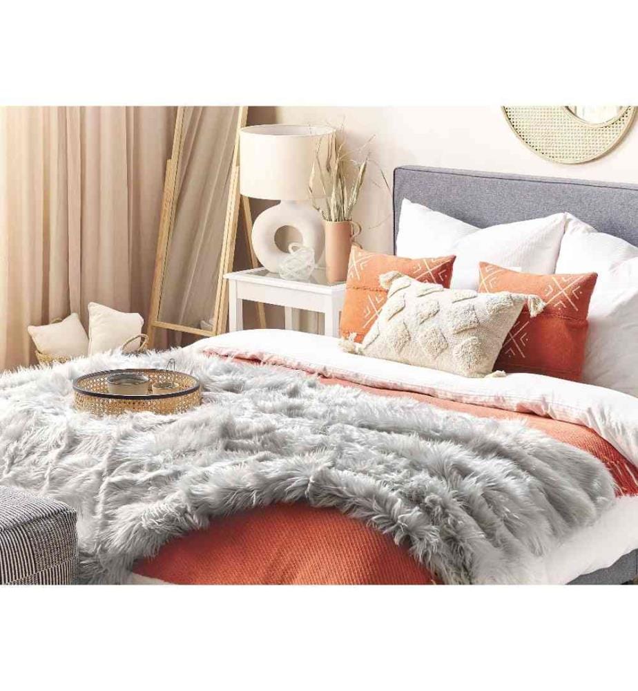 Kuscheldecke Hellgrau Acryl 150 x 200 cm Felloptik Modern Schlafzimmer Wohnzimmer Accessoire Deko Überwurf Wohndecke Sofadecke Tagesdecke