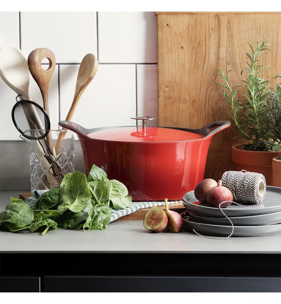 Cocotte Ronde 20 cm fonte de fer émaillée rouge avec couvercle Volcan