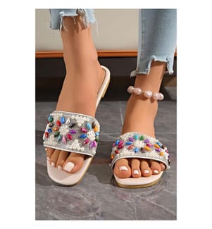 Strand-Flip-Flops mit Strasssteinen und Perlen – Weiss
