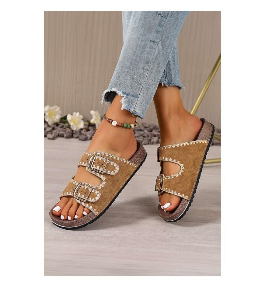 Retro-Sandalen aus besticktem Wildlederimitat – Camel