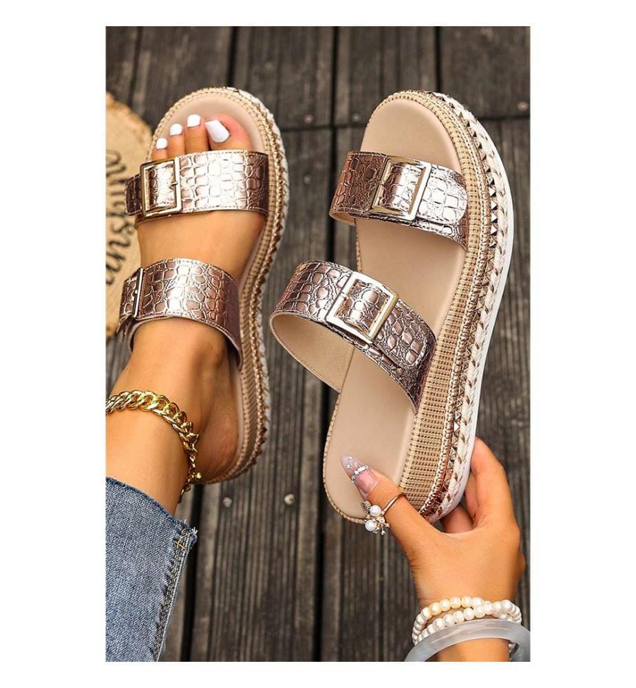 Metallic-Sandalen mit Keilabsatz und Schnalle – Goldfarben