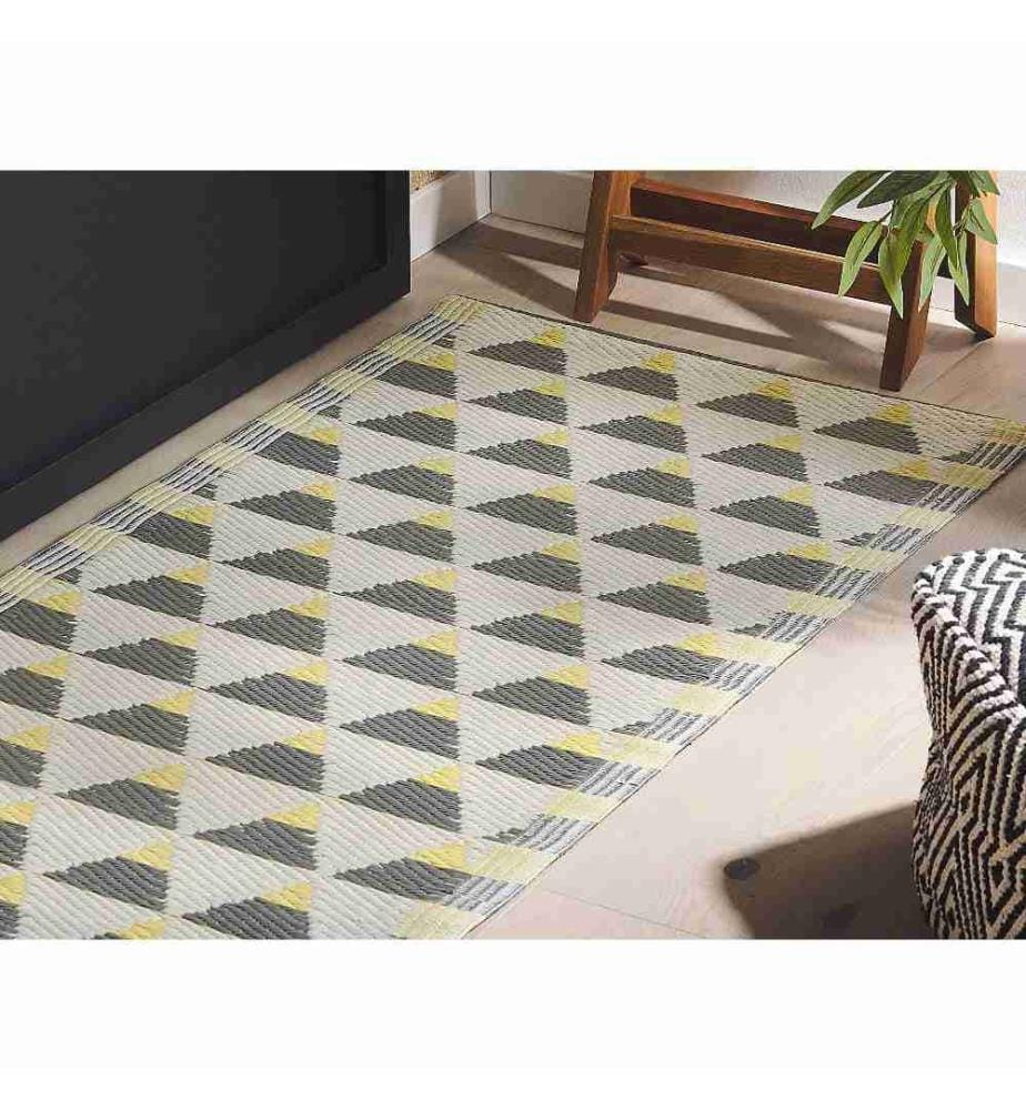 Tapis Extérieur et Intérieur Polyvalent Gris et Jaune en Polypropylène Motif Triangles pour Salon ou Terrasse Modernes 60 x 105 cm