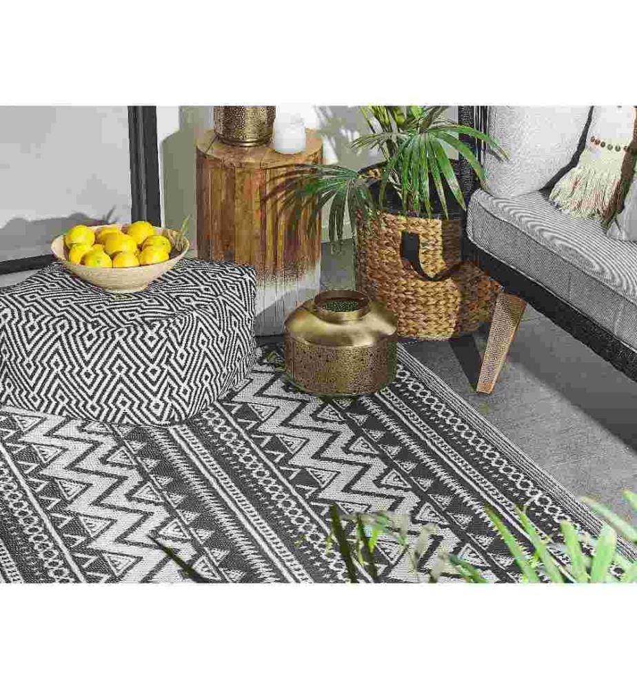 Tapis Extérieur et Intérieur Noir et Blanc en Polypropylène Motif ZigZag Ethnique pour Salon ou Terrasse au Style Boho 120 x 180 cm