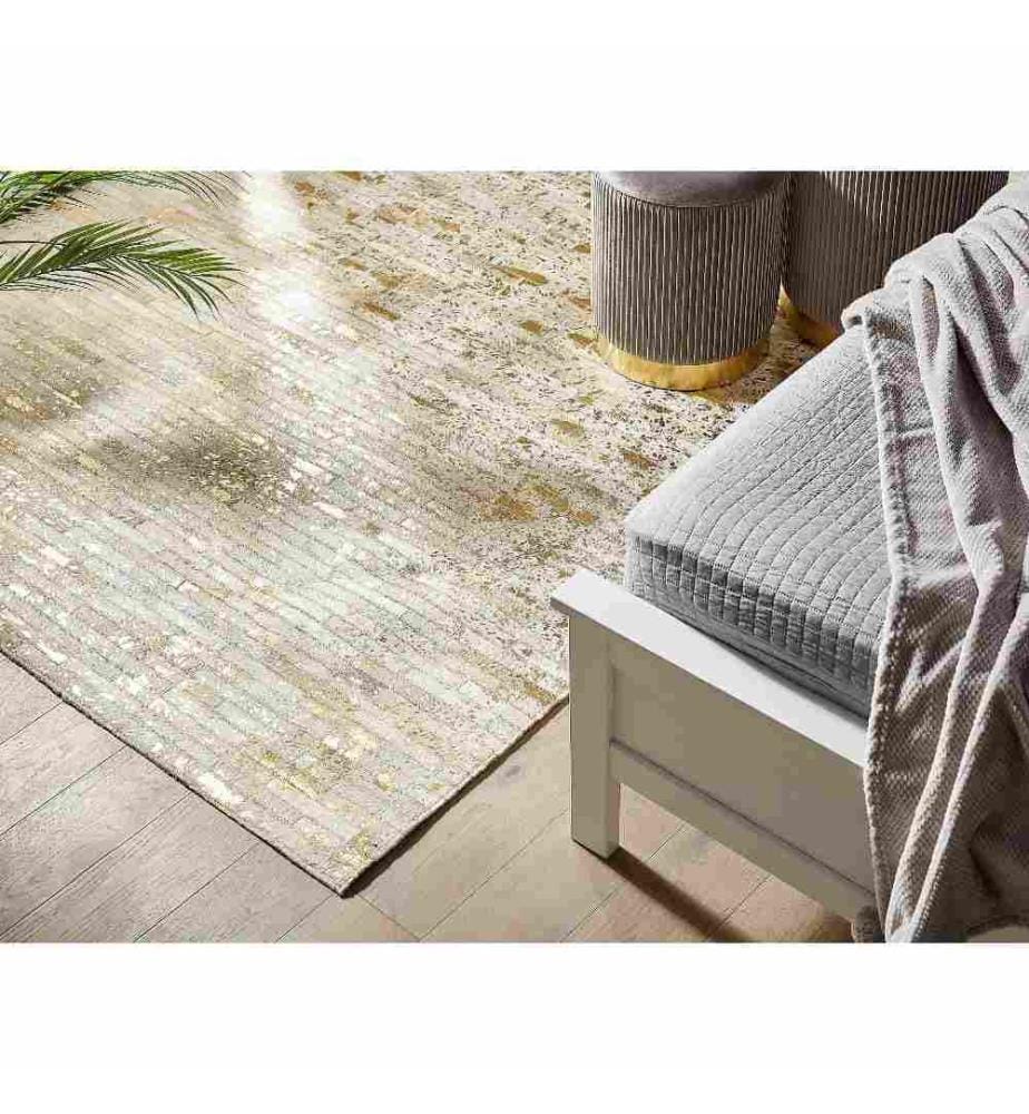 Tapis Patchwork 140 x 200 cm Fiat à la Main en Cuir de Vache Beige et Doré Accessoire Déco Chic pour Intérieur Moderne et Glamour
