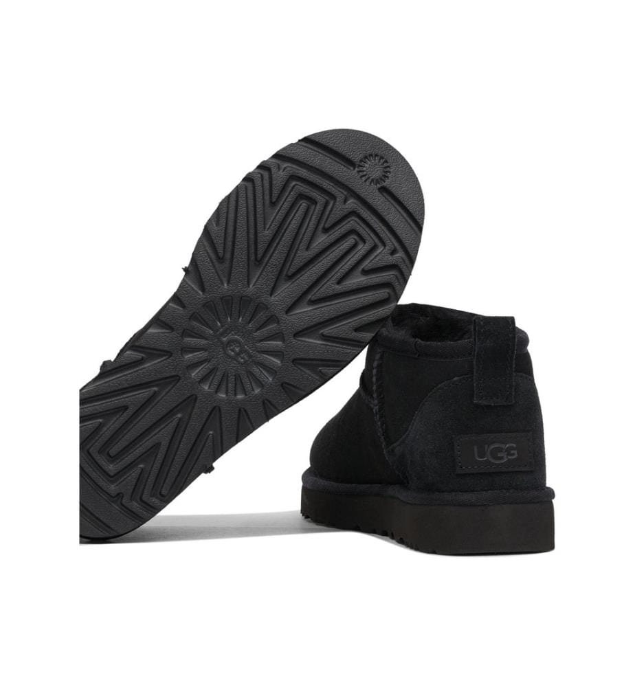 „Classic Ultra Mini“ Stiefeletten – Schwarz