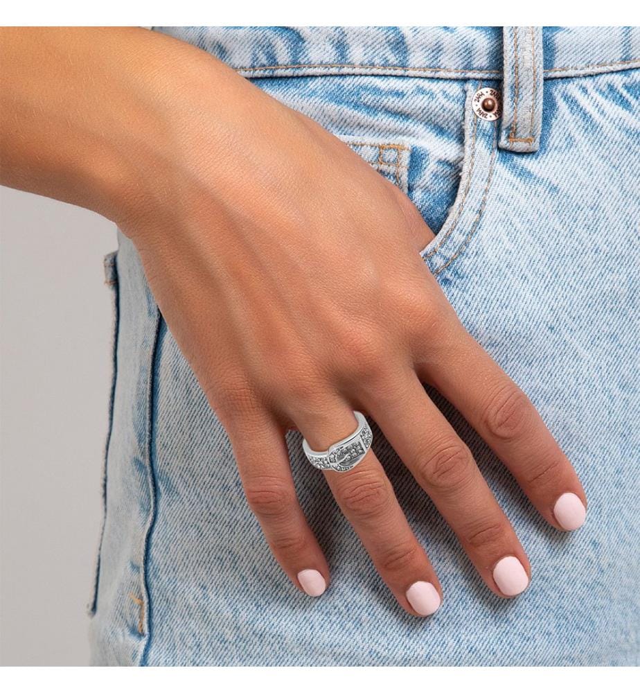 Ring mit funkelnden Kristallen - Versilbert