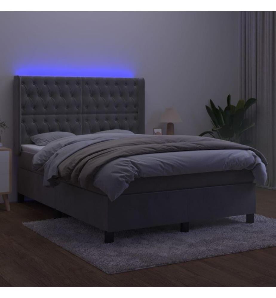 Boxspringbett mit Matratze & LED Hellgrau 140x200 cm Samt