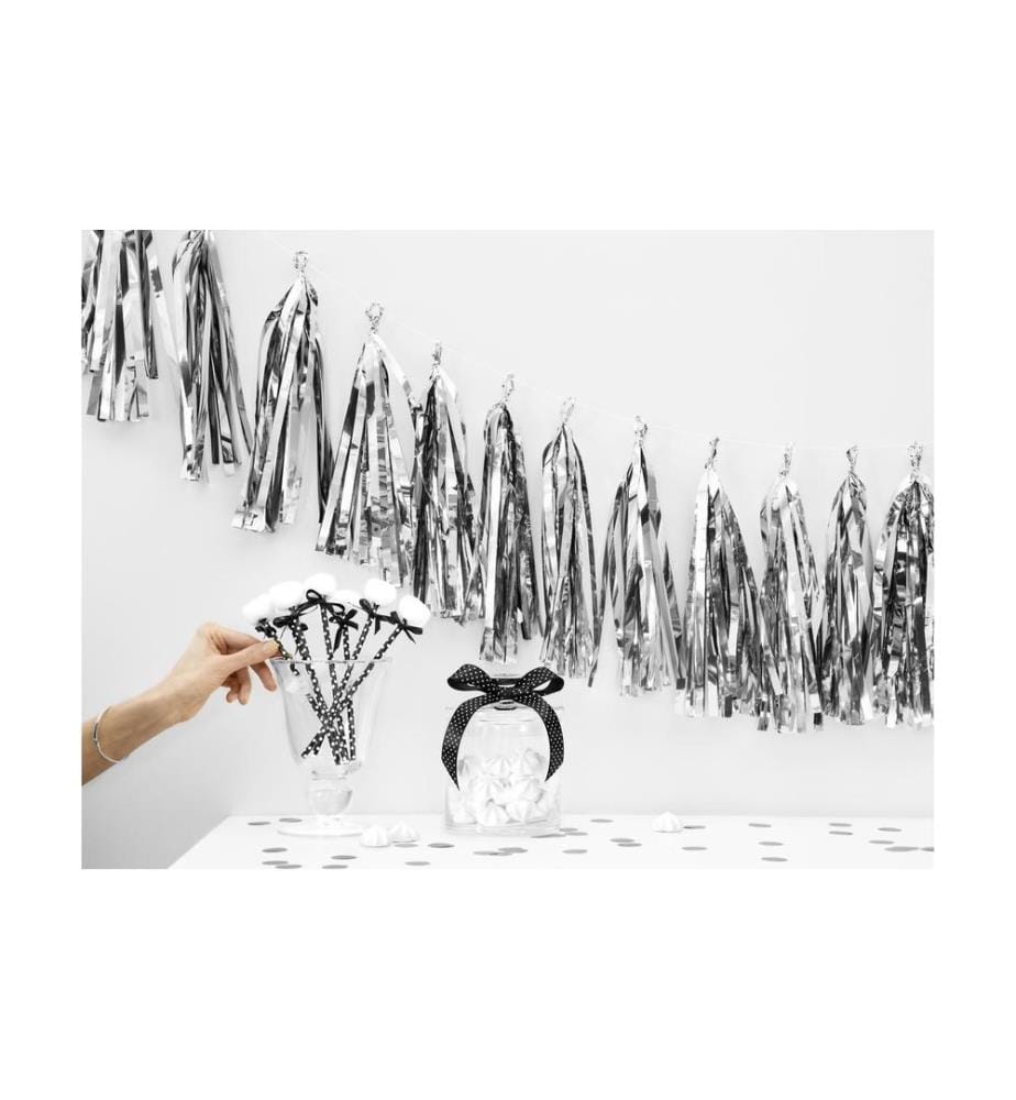 PARTYDECO - Girlande Quasten 1.5 m, Silber, 12 Pompons
