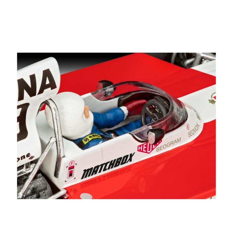 Revell - Starter Kit Surtees TS16/03 1:32