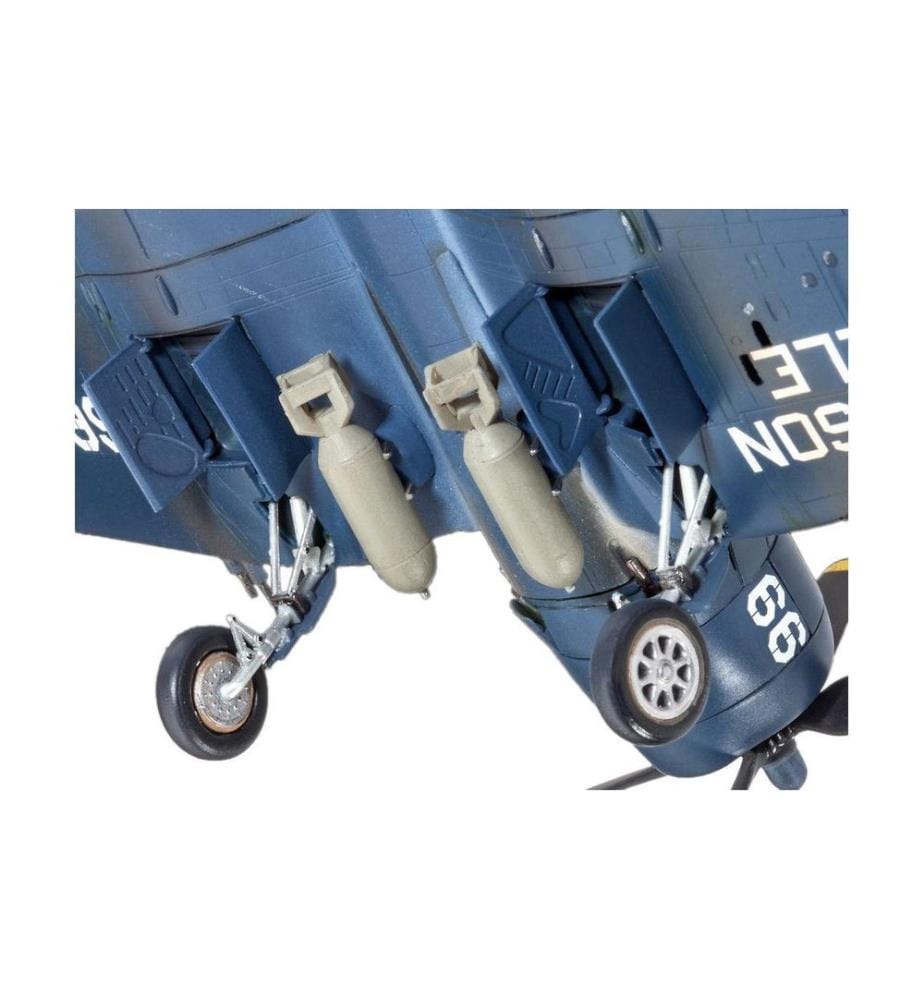 Revell - Bausatz F4U-4 Corsair 1:72