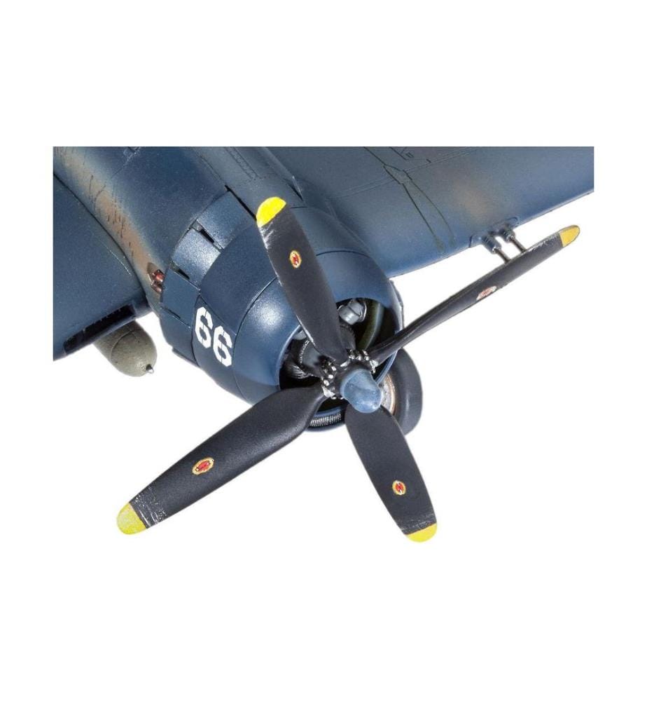 Revell - Bausatz F4U-4 Corsair 1:72