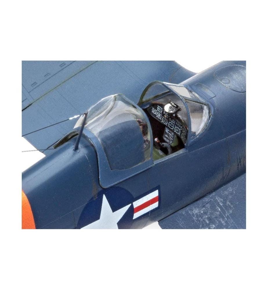 Revell - Bausatz F4U-4 Corsair 1:72