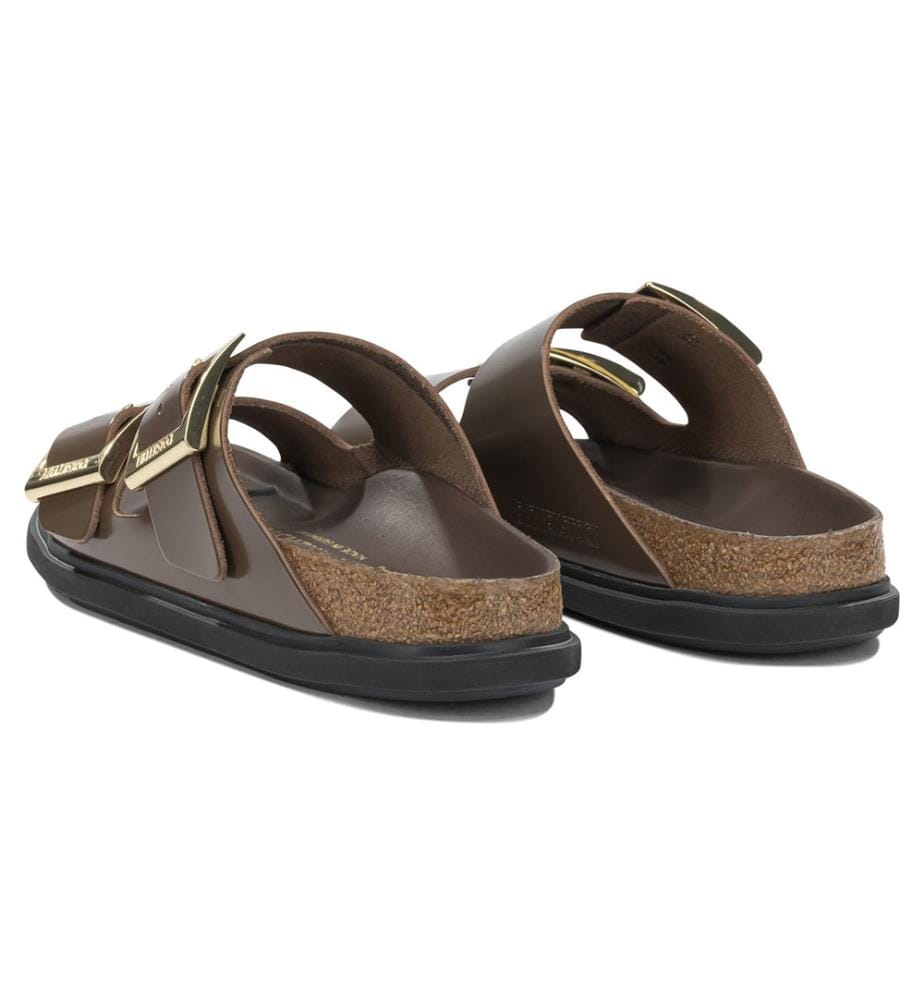 „Arizona Droplet Buckle“ Flache Sandalen – Braun