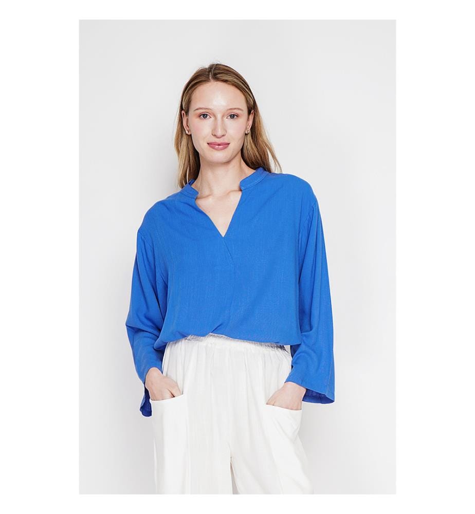 Locker geschnittene Bluse mit V-Ausschnitt im Polo-Stil mit kurzen Ärmeln - Azur