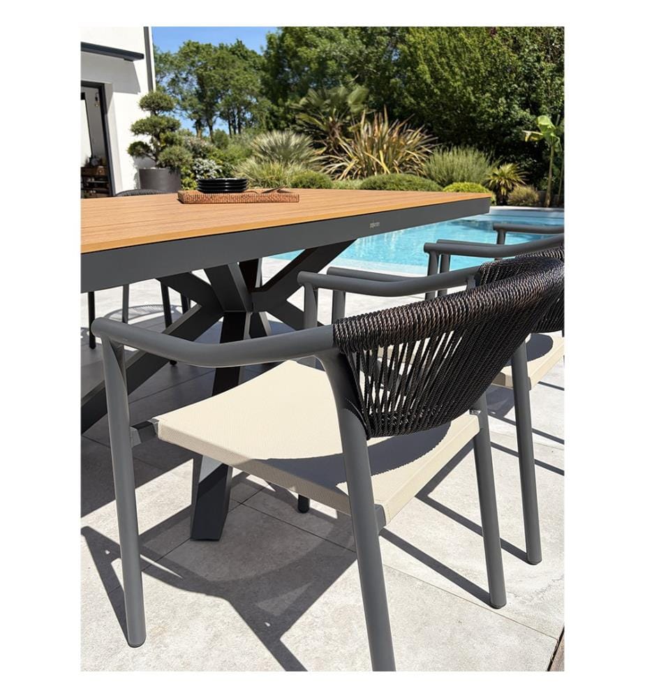 Lot composé d'une table de jardin LAMU (180x100 cm) en aluminium et plateau polywood aspect bois et 6 fauteuils SUMBA - GRIS ANTHRACITE