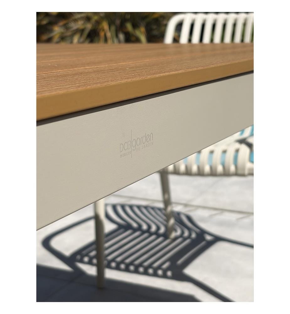Ensemble table de jardin LAMU (180x100 cm) en aluminium et plateau polywood aspect bois et 4 fauteuils TIAGO sable - GREGE