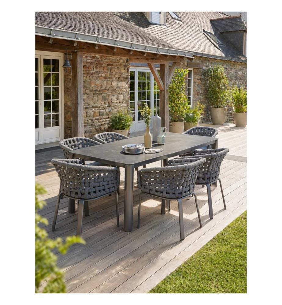 Set tavolo da giardino CAMARGUE (220x100 cm) in alluminio con piano in ceramica e 6 poltrone CAMARGUE - GRIGIO ANTRACITE