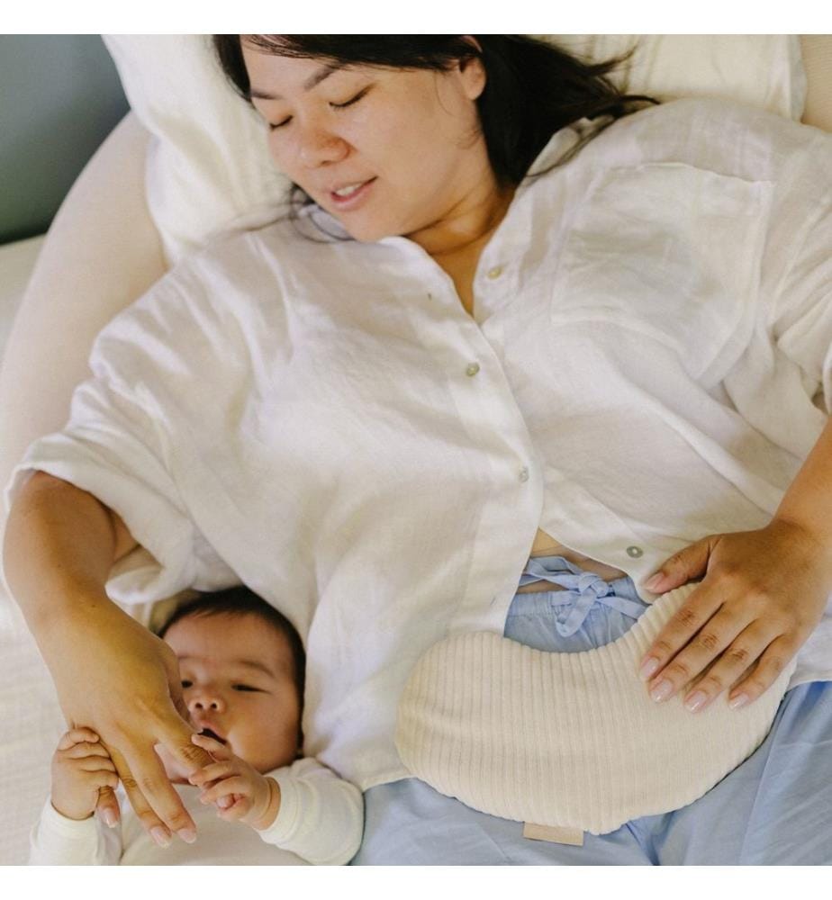 Cuscino termico premaman Snoogy Mom in velluto a coste sabbia
