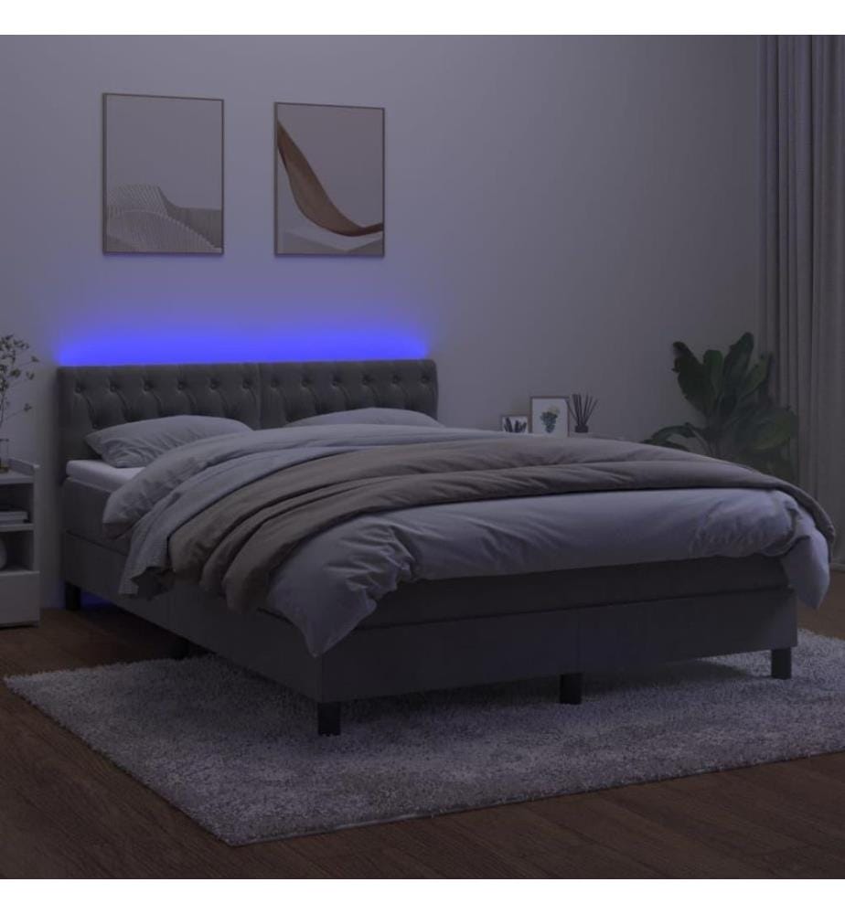 Boxspringbett mit Matratze & LED Hellgrau 140x200 cm Samt