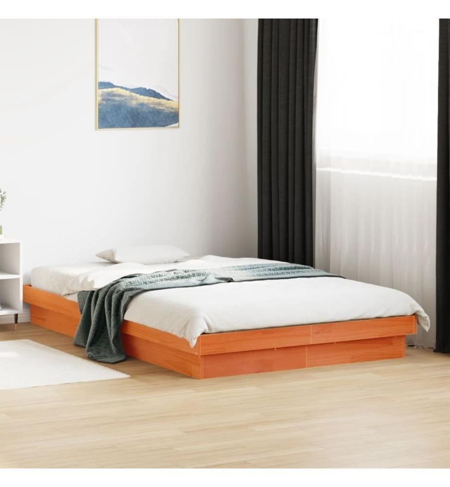 Massivholzbett mit LED-Beleuchtung Wachsbraun 135x190 cm Kiefer