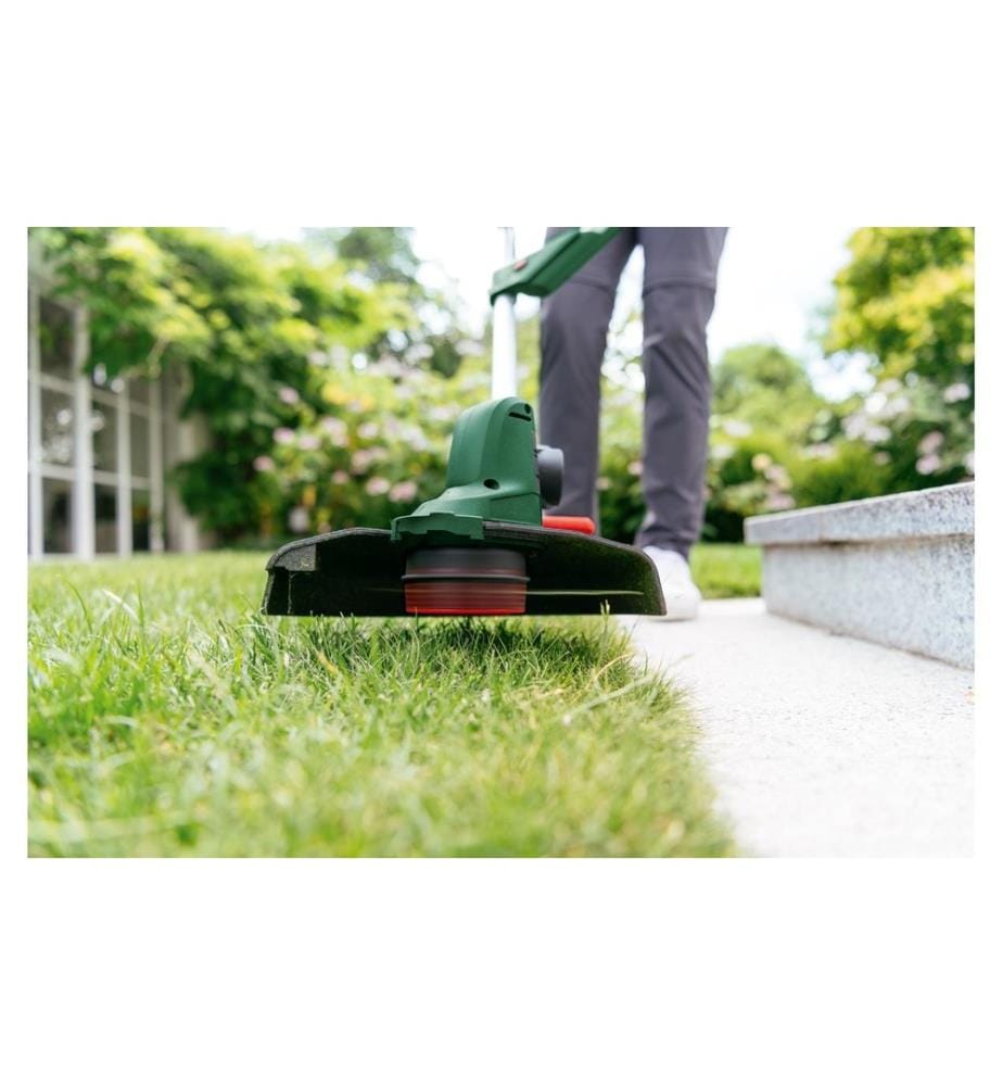 BOSCH - Débroussailleuse sans fil UniversalGrassCut 18 V-260 Set