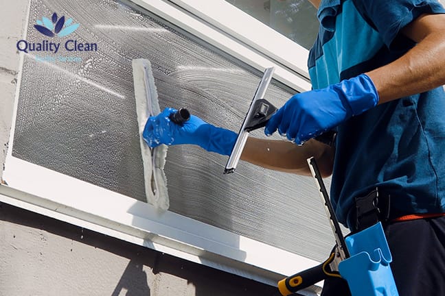 Professionelle Fensterreinigung