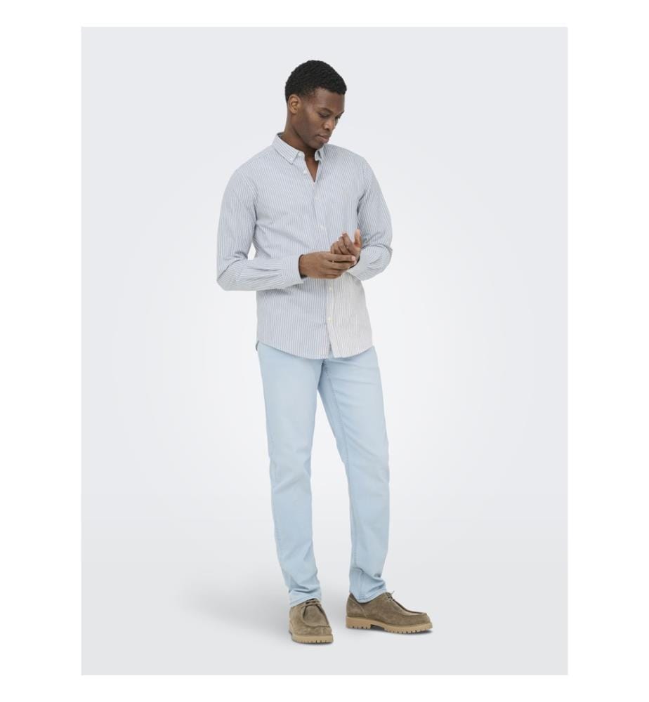 Jeans - Gebleichter hellblauer Denim