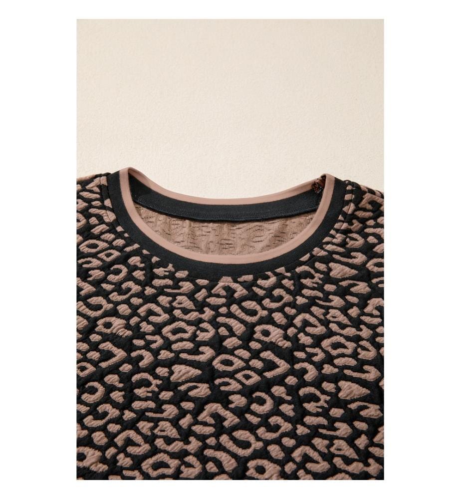 Robe courte droite noire à manches bouffantes et imprimé léopard