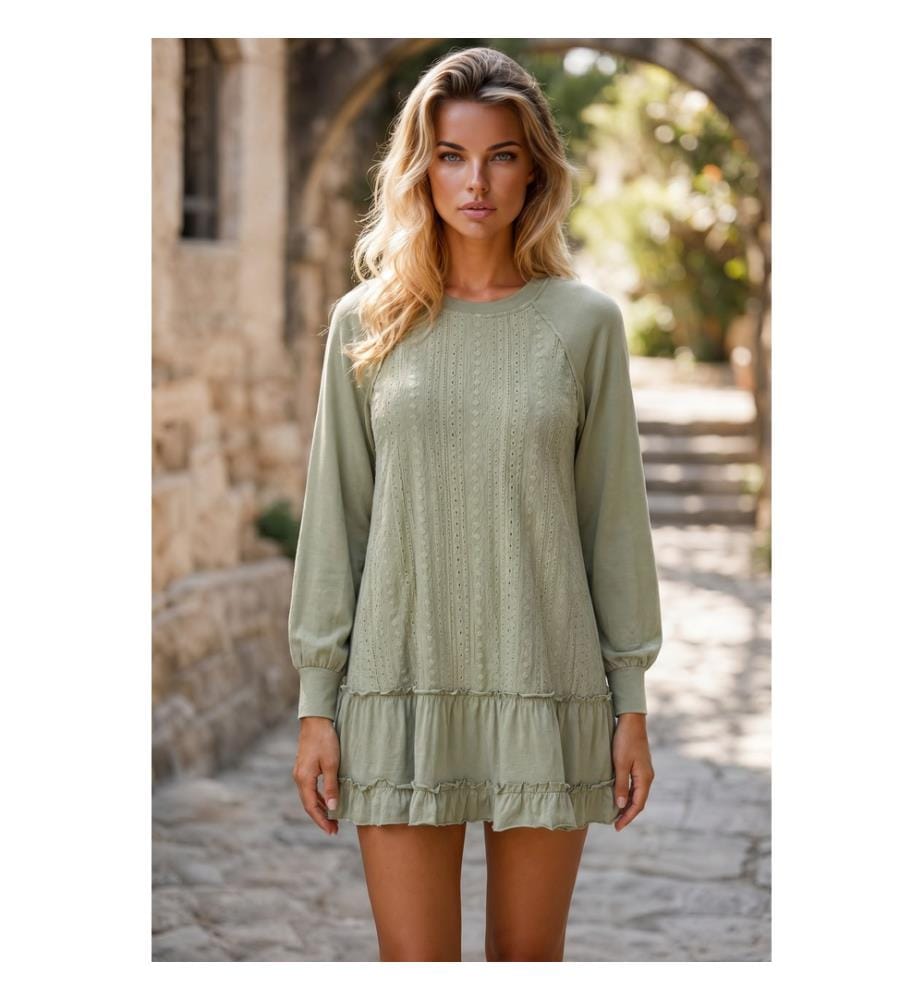 Kurzes Kleid mit langen Ärmeln aus lorbeergrünem Jacquard mit Rüschen