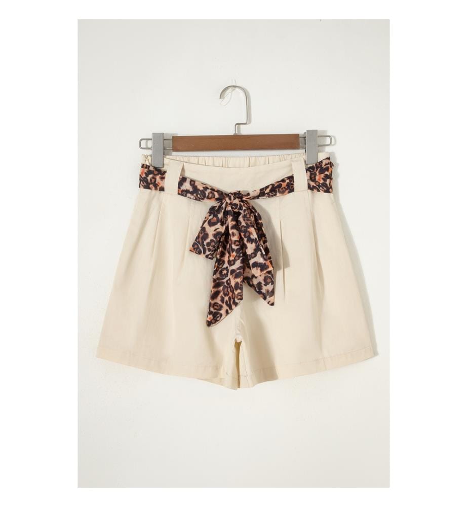 Short plissé à jambes larges et ceinture contrastée léopard couleur avoine