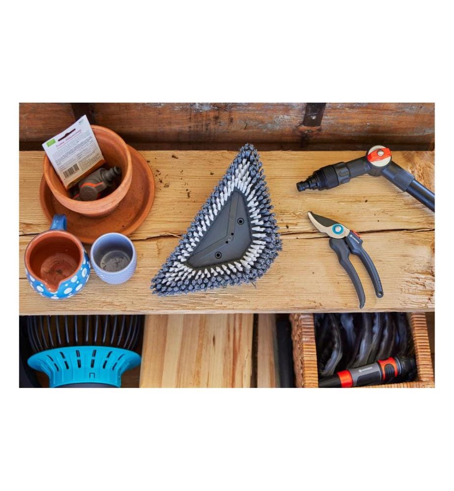 GARDENA - Brosse à manche Cleansystem hard flex