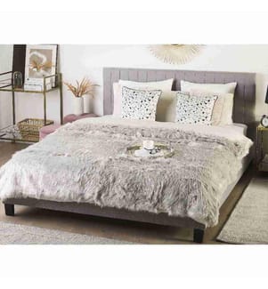 Couvre-Lit Gris Clair en Fausse Fourrure Chaud 200 x 220 cm pour l'Hiver et Tout Doux Parfait pour Décorer un Lit de Grande Taille