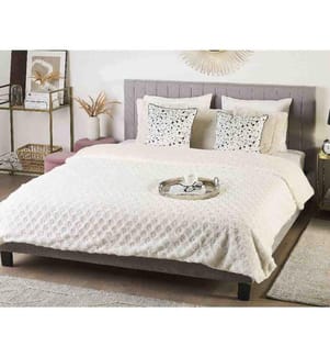 Couvre Lit Plaid Douillet 200 x 220 cm en Tissu Blanc Ultra Doux au Toucher Idéal pour Habiller votre Lit ou vous Réchauffer l'Hiver