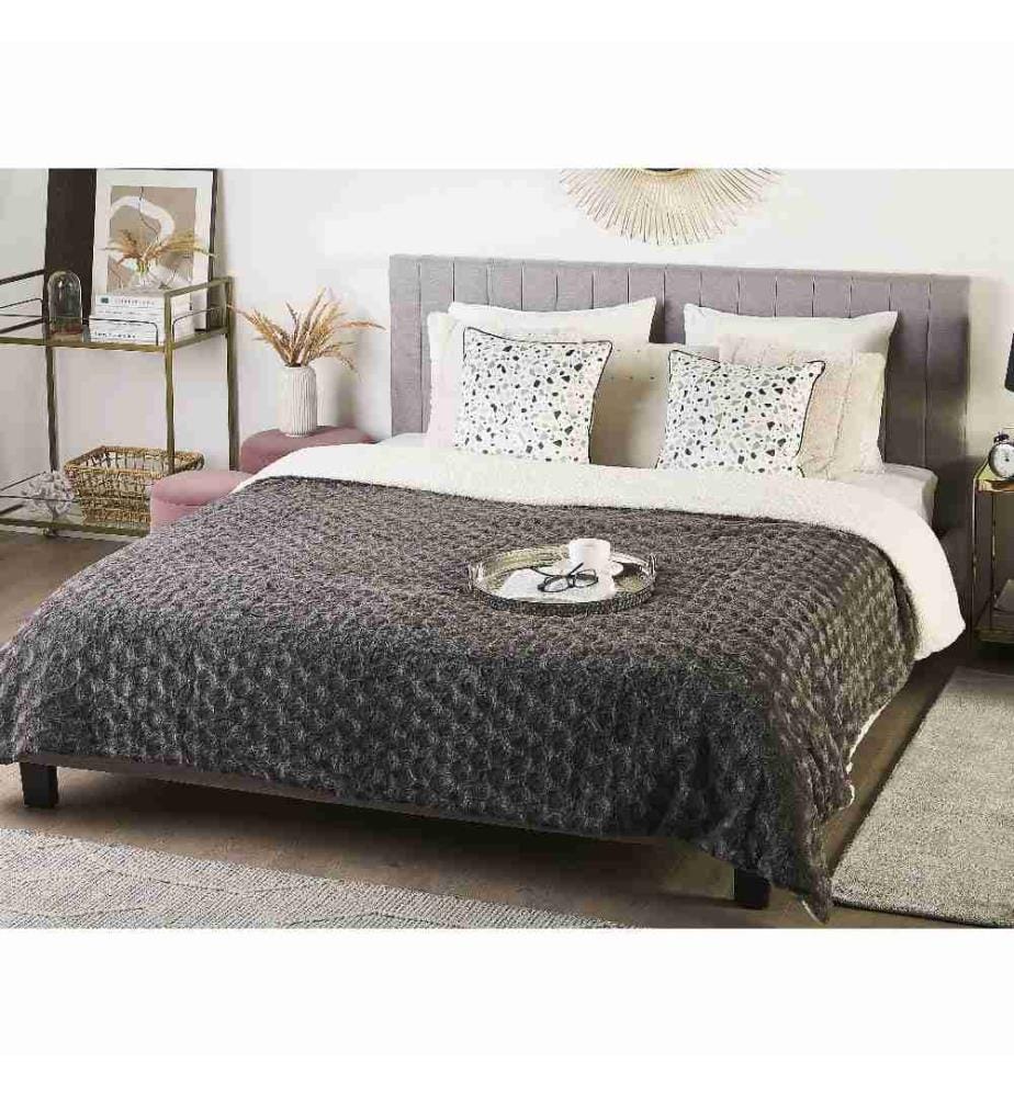 Couvre-Lit Gris Chaud 200 x 220 cm pour l'Hiver et Tout Doux Parfait pour Décorer un Lit de Grande Taille