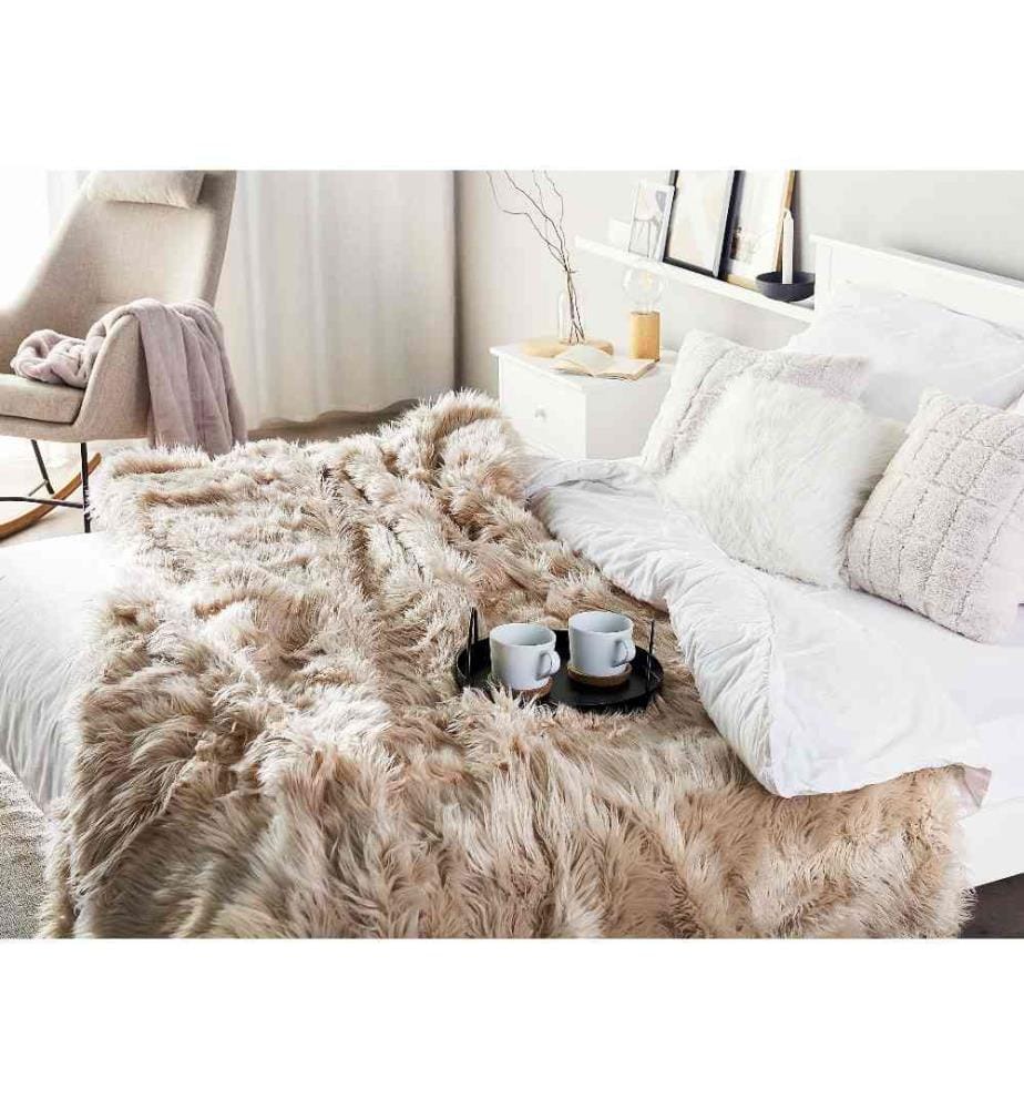 Couvre-lit Marron Clair en Fausse Fourrure Chaud 200 x 220 cm pour l'Hiver et Tout Doux Parfait pour Décorer un Lit de Grande Taille