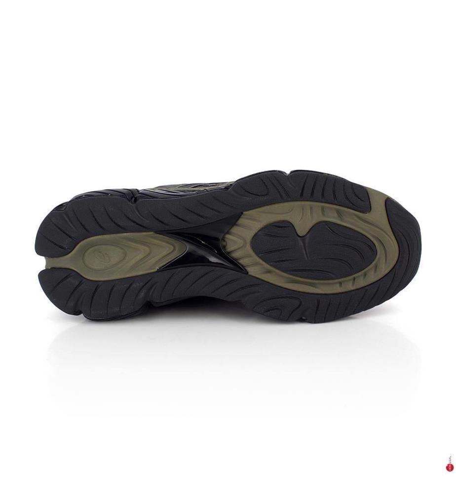 Baskets Gel Quantum 360 VIII Utility - Noir et Kaki
