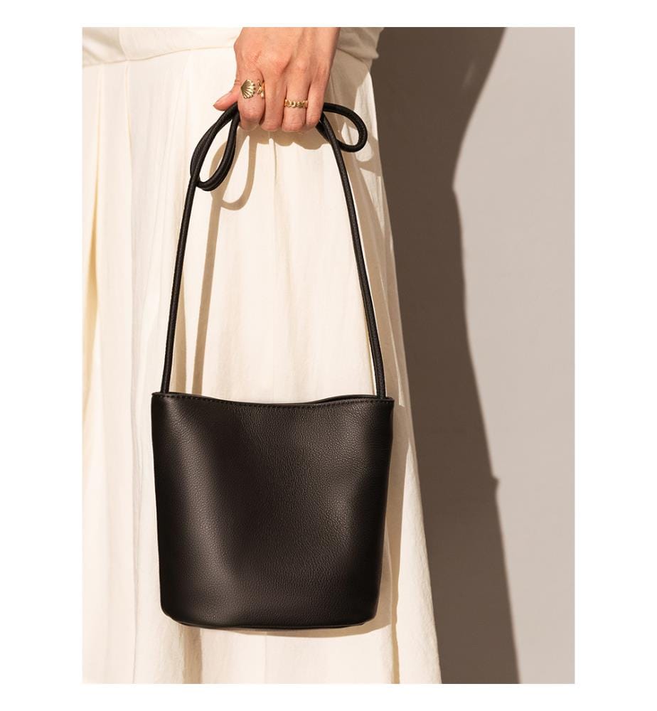 Minimalistische Eimertasche - Schwarz