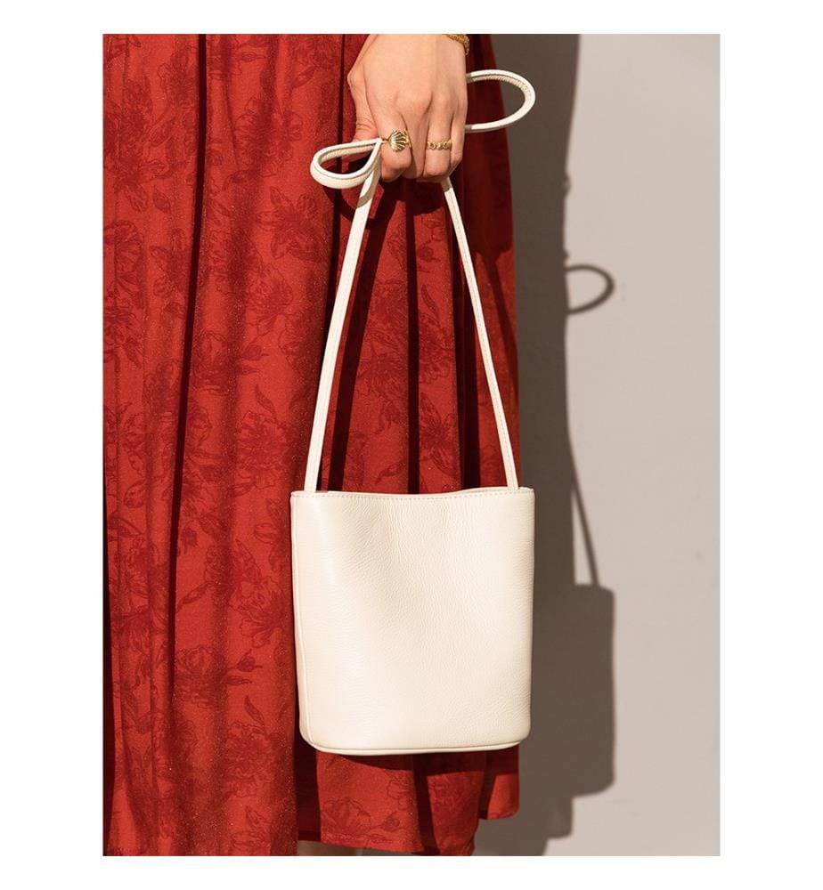 Borsa a secchiello in pelle impermeabile - Avorio