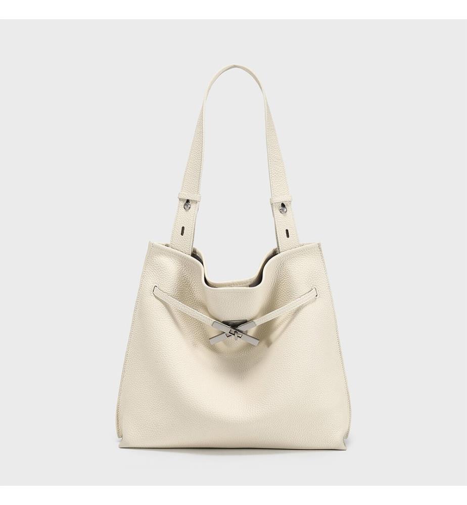 Hobo-Tasche aus genarbtem Leder - Elfenbein