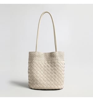 Einkaufstasche Eimer aus geflochtenem Leder - Ivory