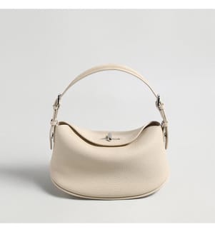 Halbmond Hobo-Bag aus genarbtem Leder - Elfenbein