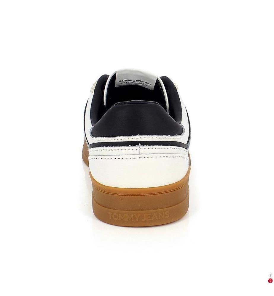 Sneaker – Ecru