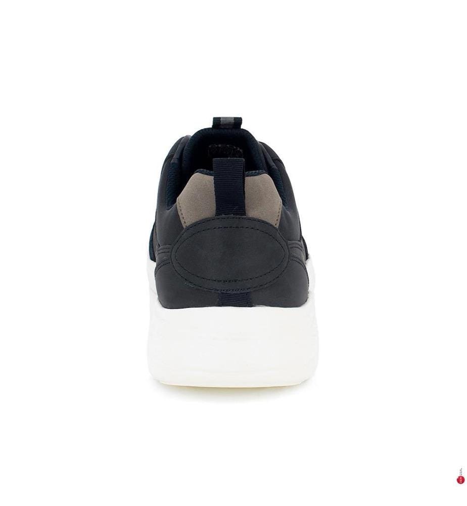 Sneaker – Schwarz