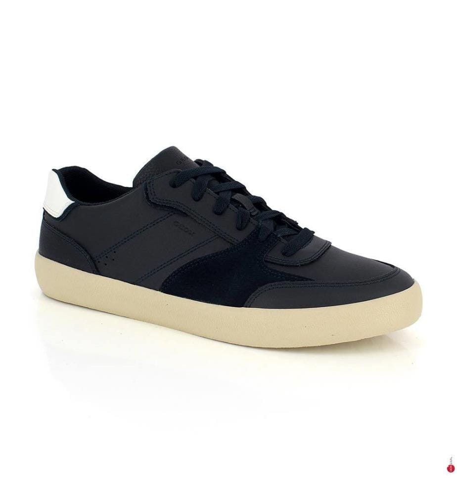 Sneaker – Schwarz