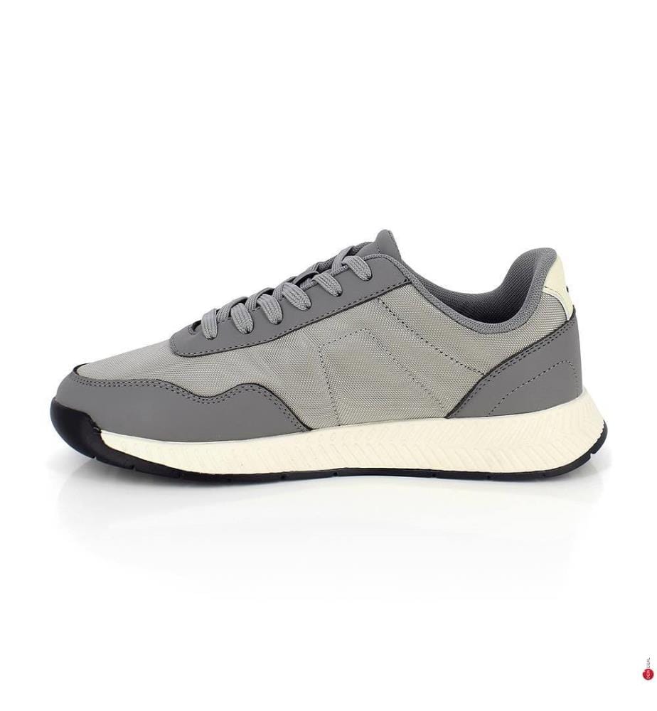 Sneaker – Schwarz